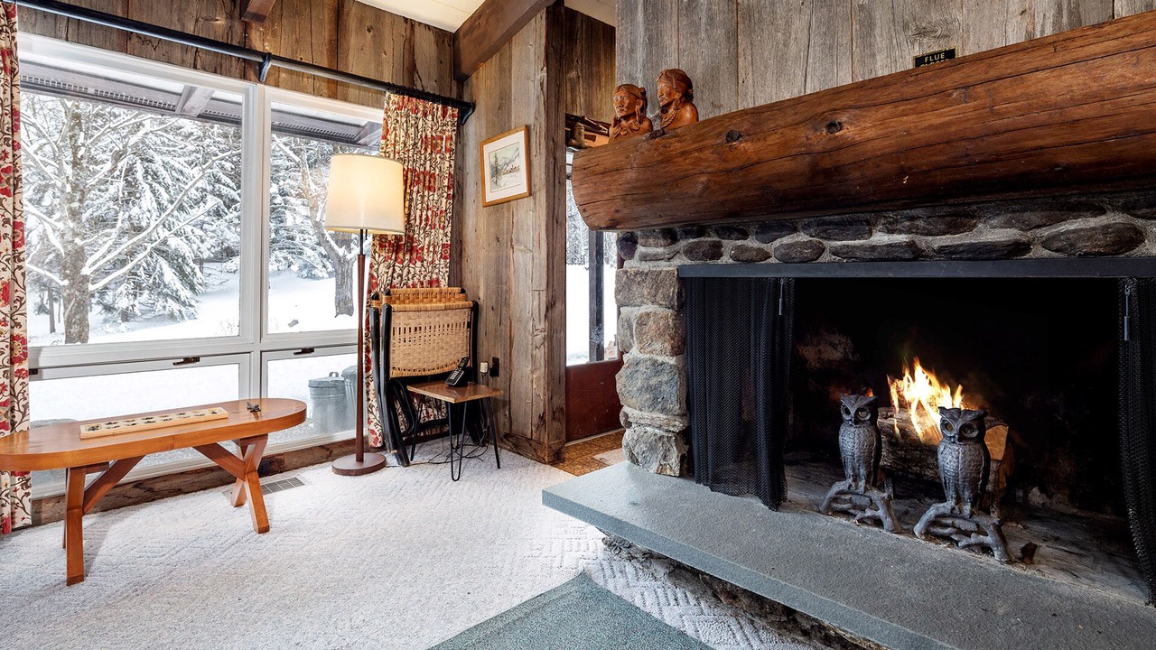Photo of Livingroom in Stowe Area