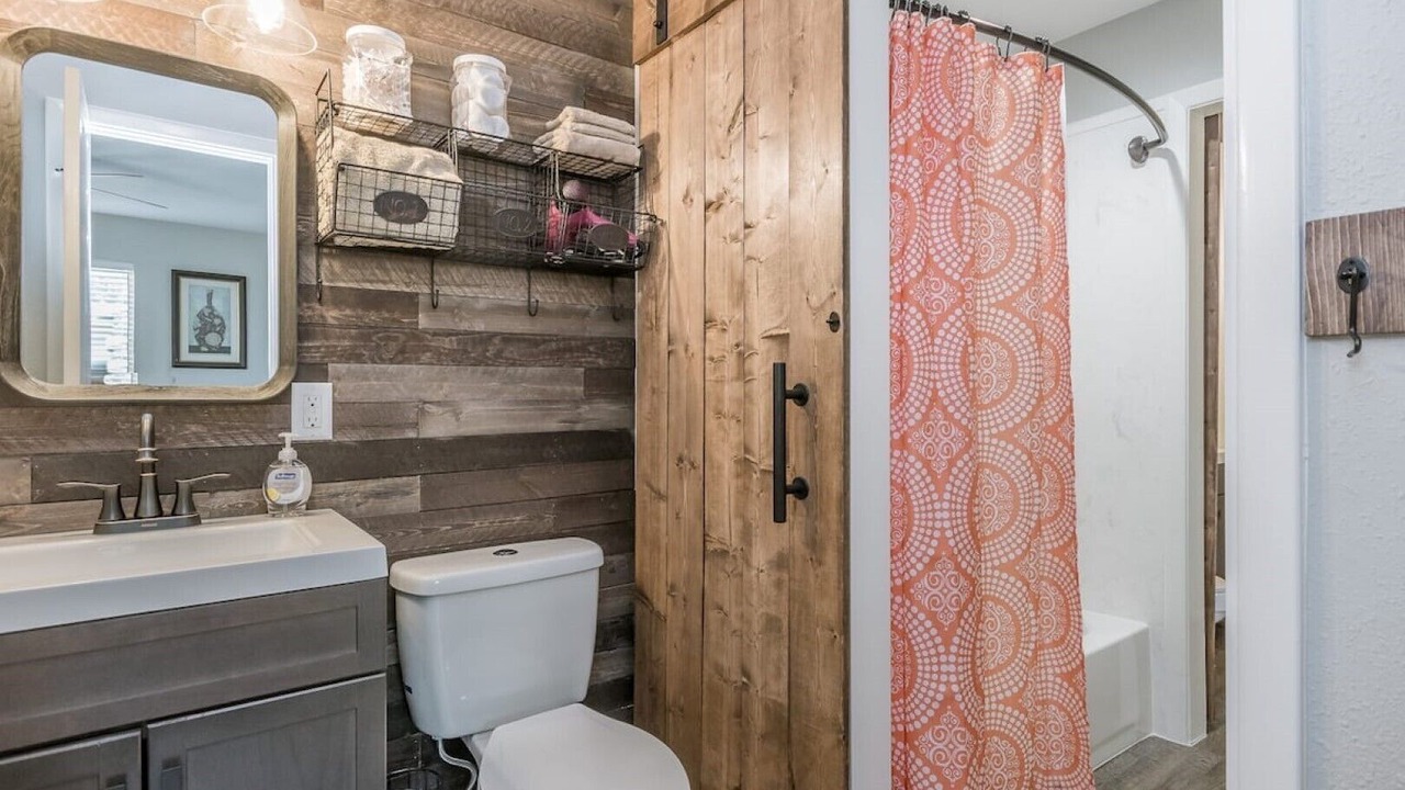 Photo of Bathroom in Dumas