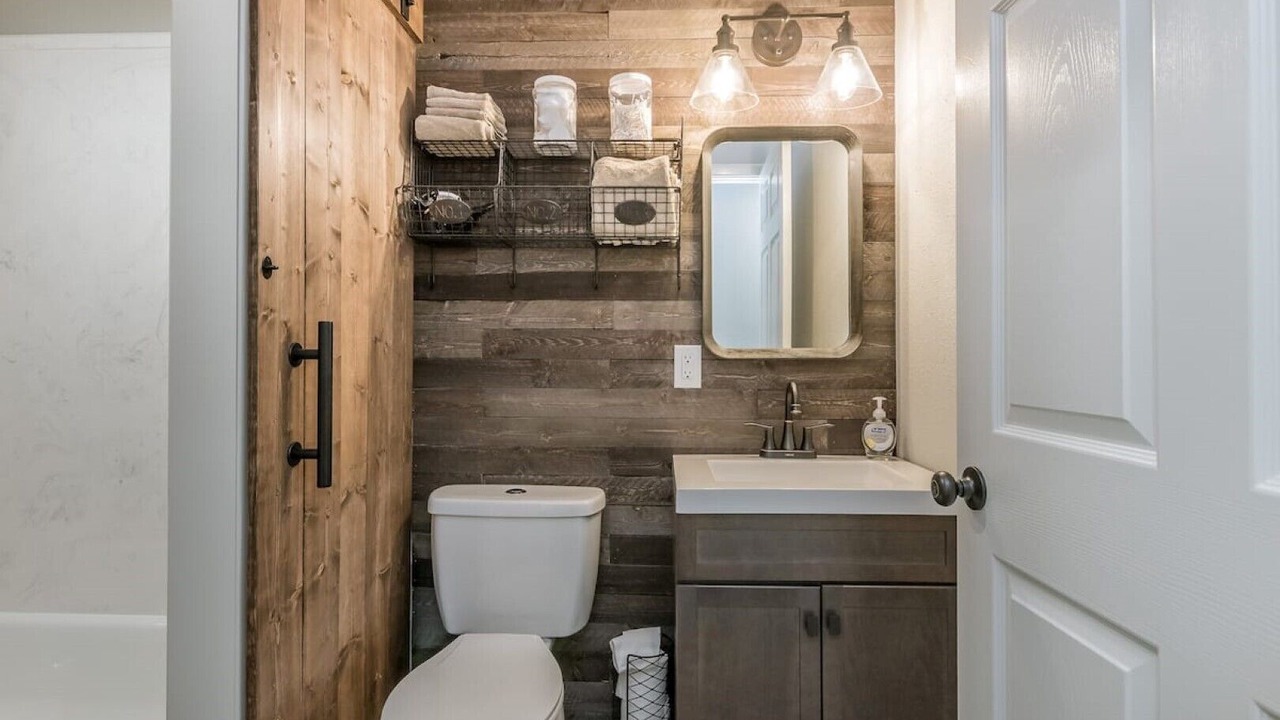 Photo of Bathroom in Dumas