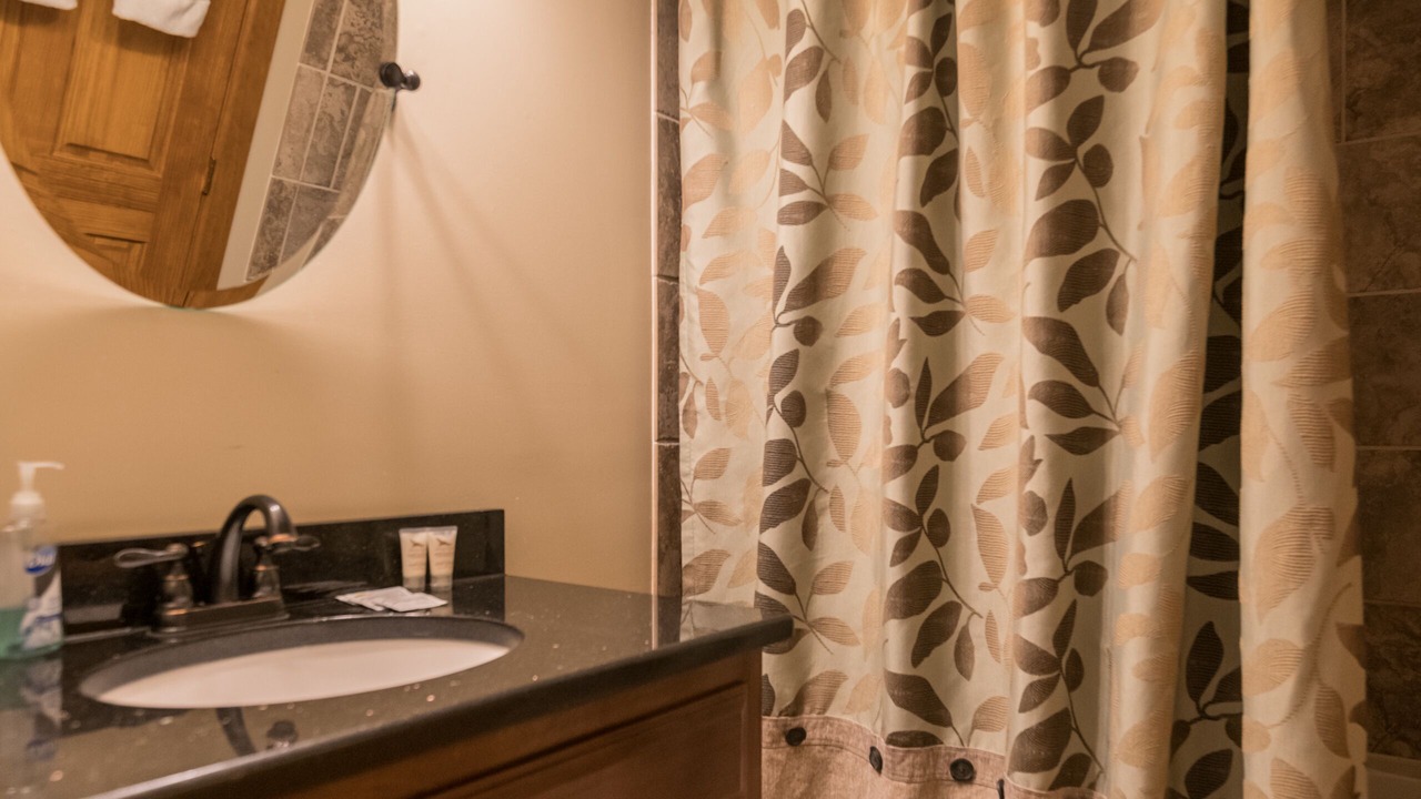 Photo of Bathroom in Snowshoe
