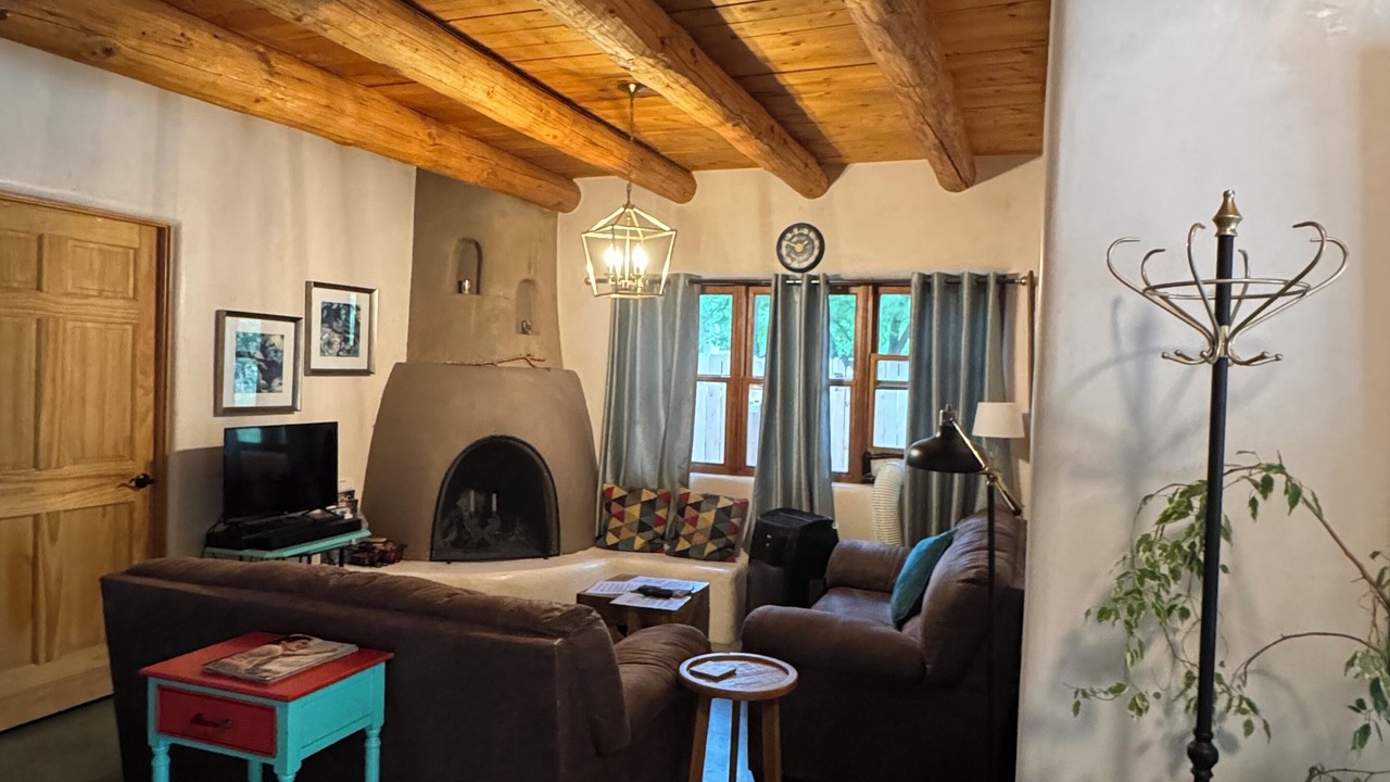 Photo of Livingroom in Taos