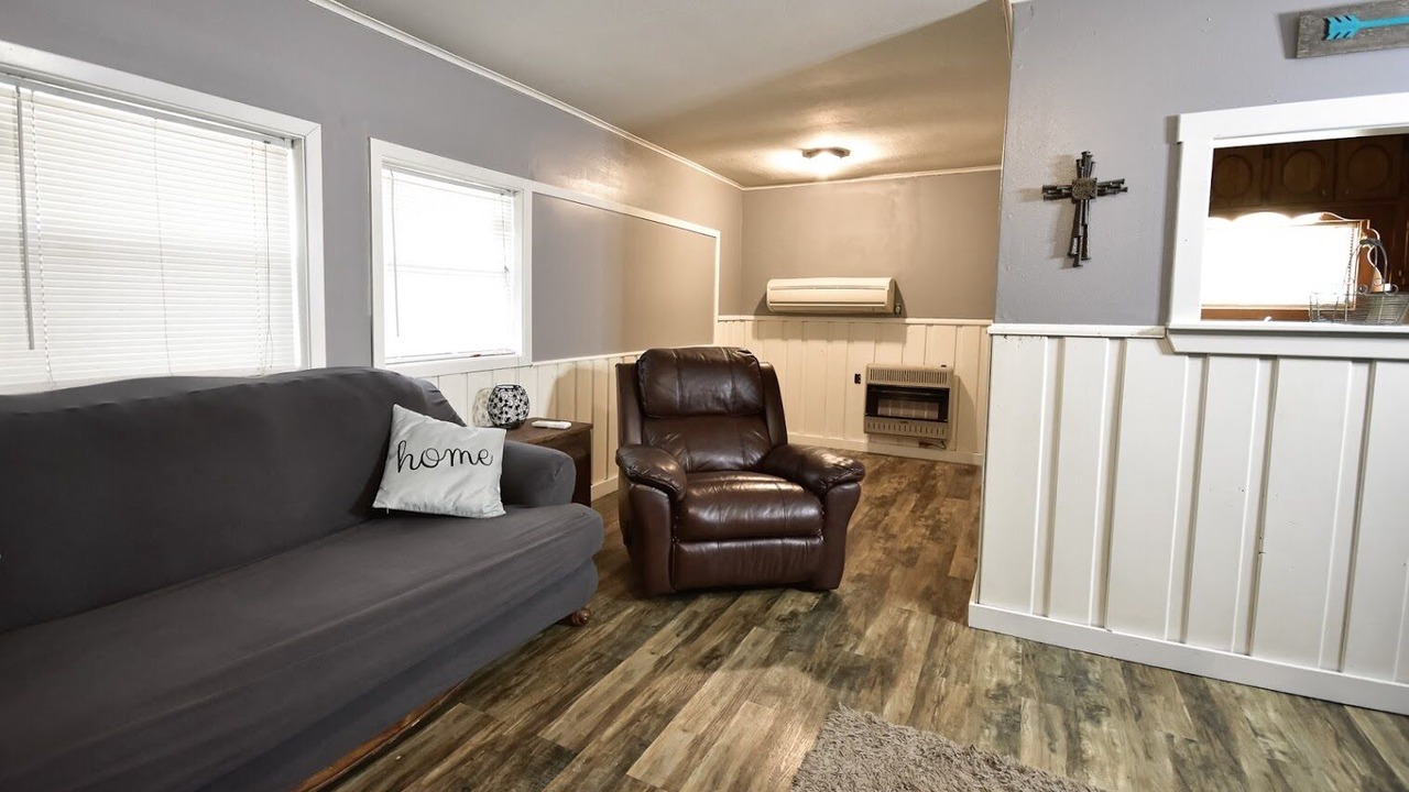 Photo of Livingroom in Board Camp
