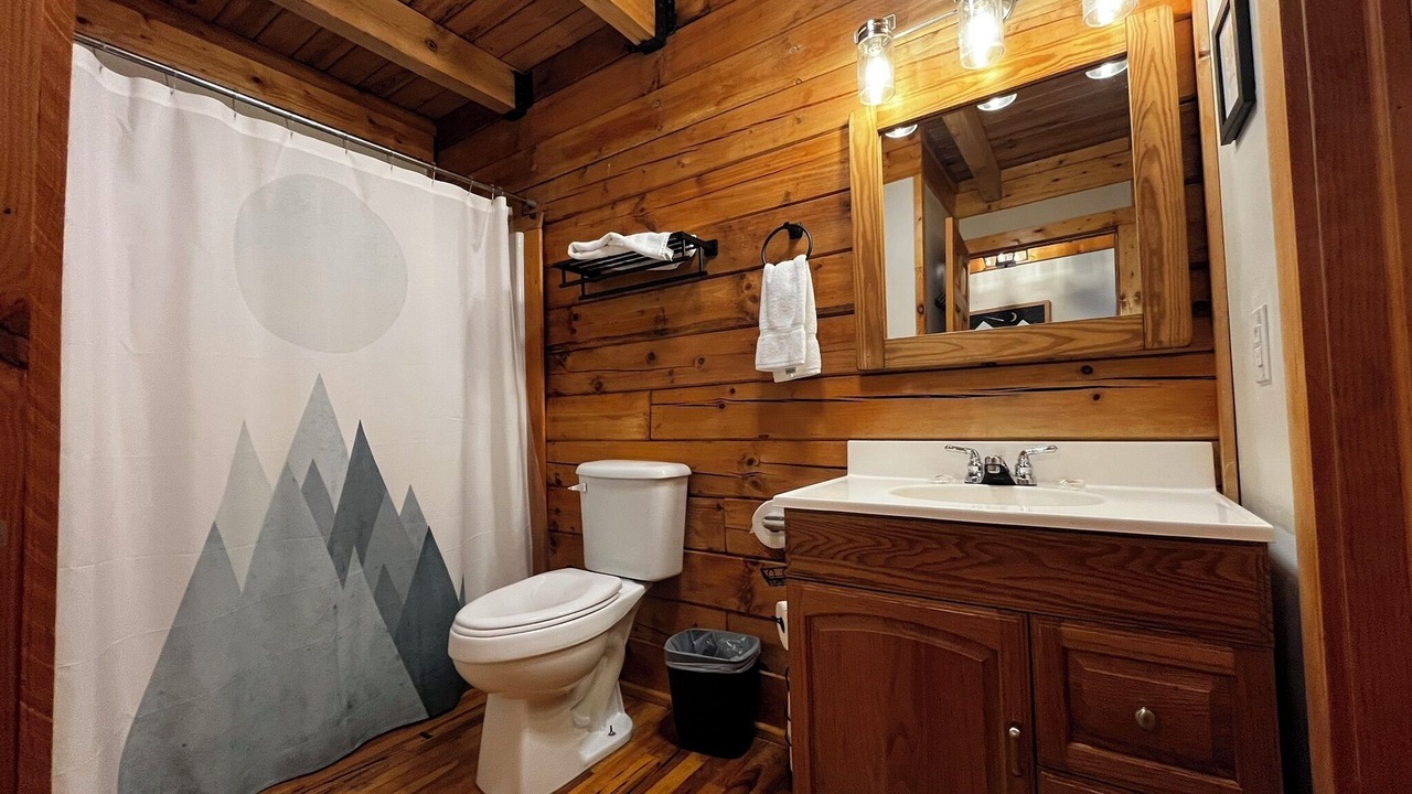 Photo of Bathroom in Slatyfork Farm