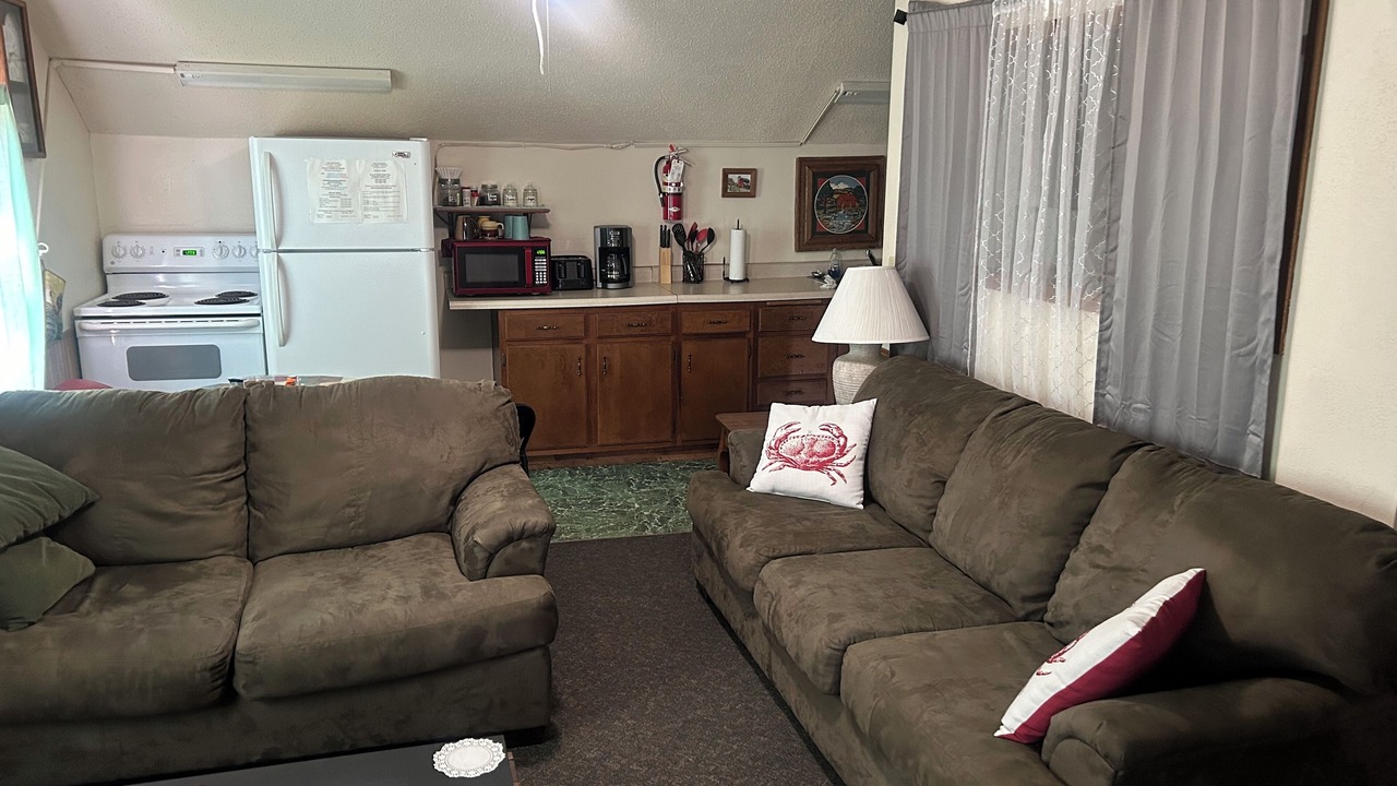 Photo of Livingroom in Cornell