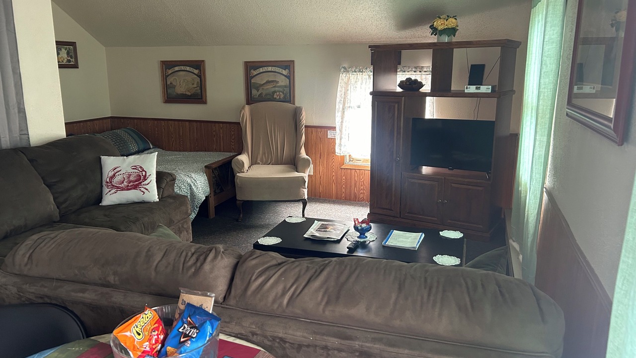 Photo of Livingroom in Cornell