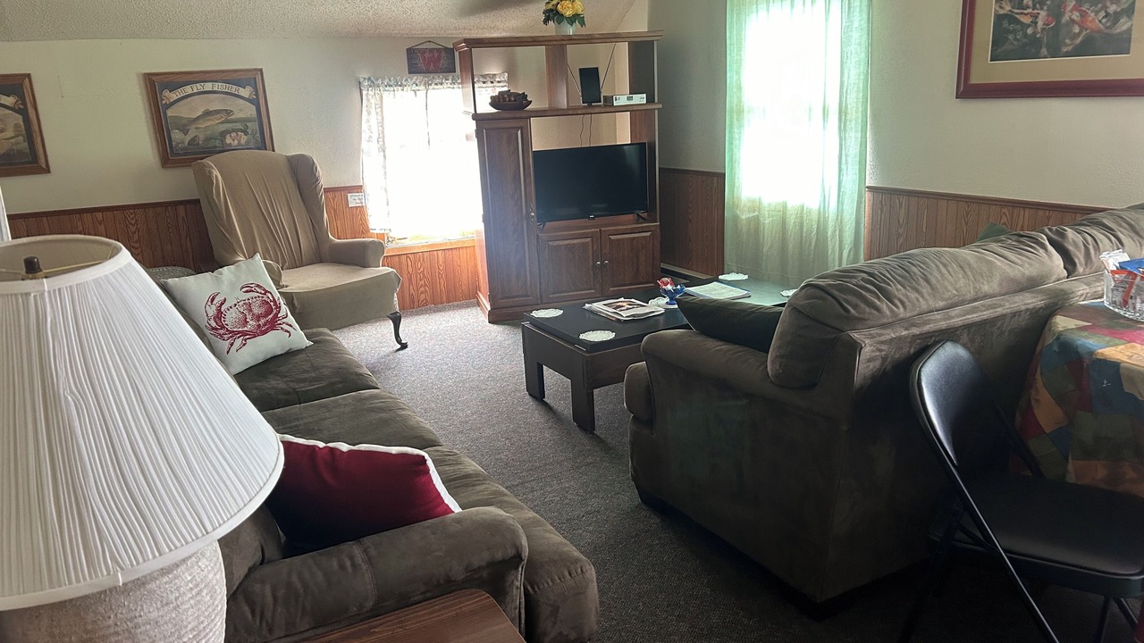 Photo of Livingroom in Cornell