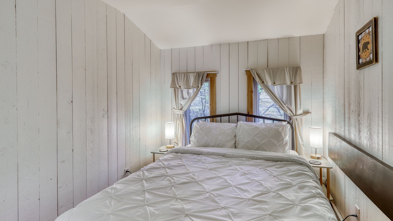 Photo of Bedroom in North Troy