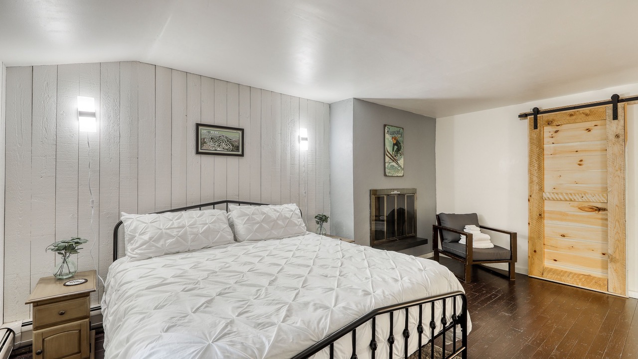 Photo of Bedroom in North Troy