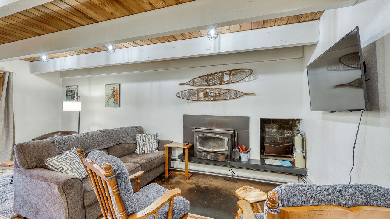 Photo of Livingroom in North Troy