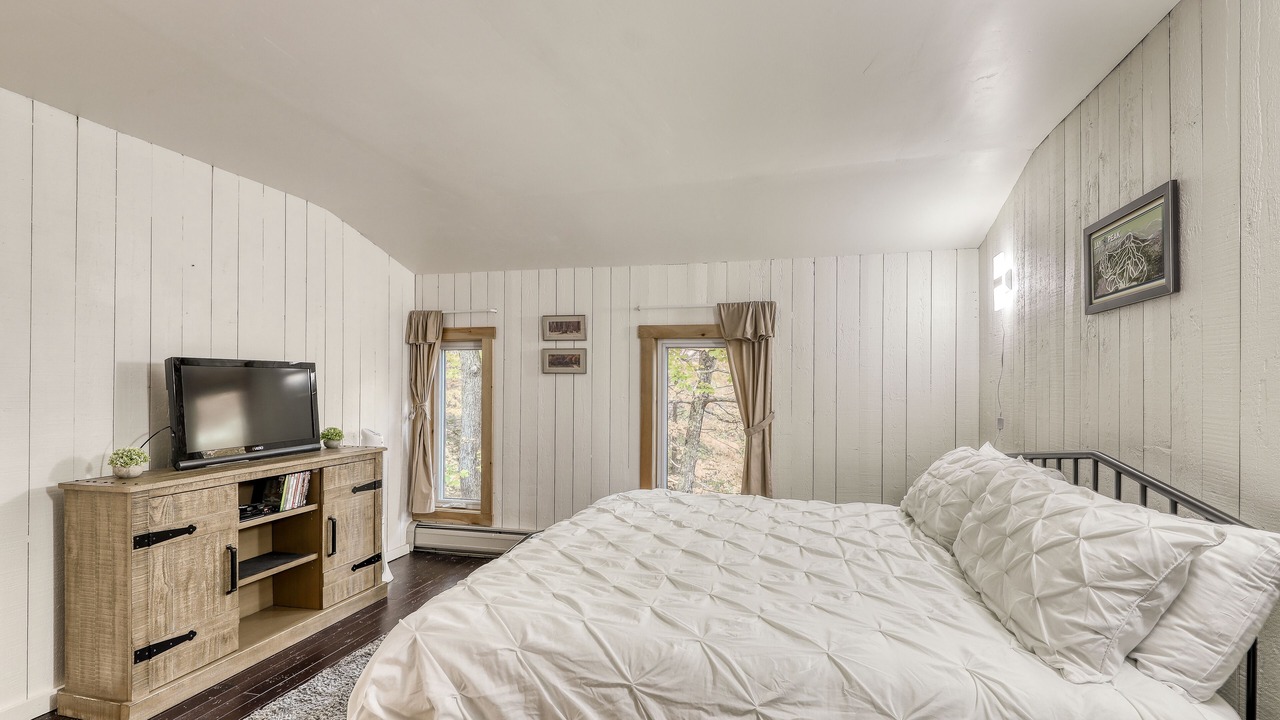 Photo of Bedroom in North Troy
