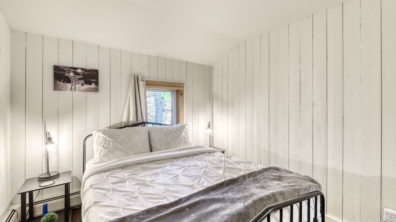 Photo of Bedroom in North Troy