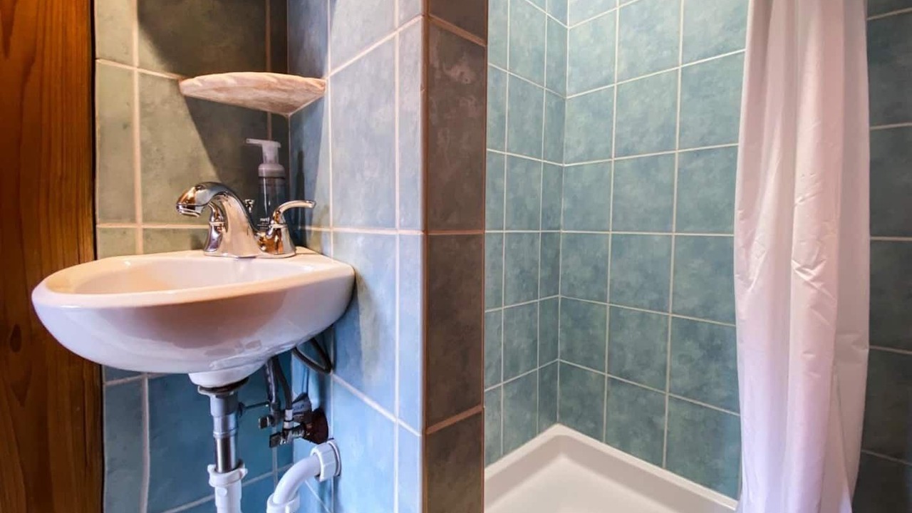 Photo of Bathroom in Warren