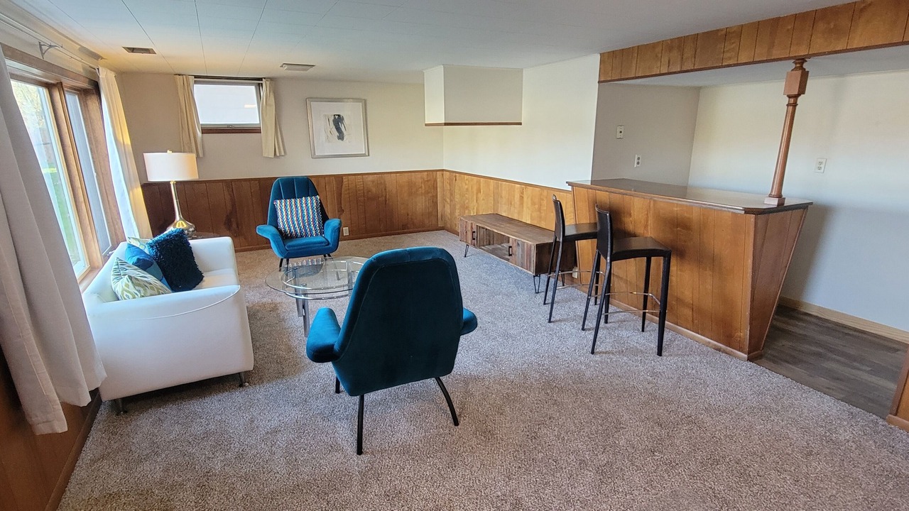 Photo of Livingroom in West Bloomington