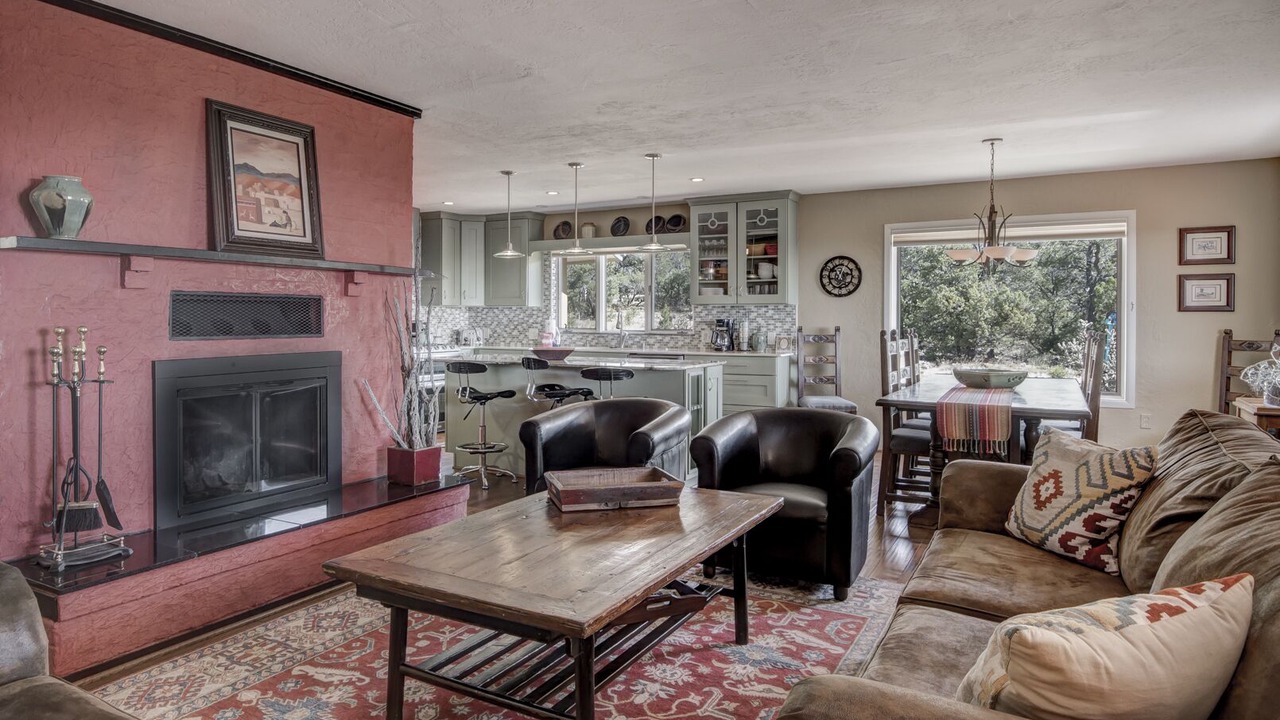 Photo of Livingroom in Canoncito