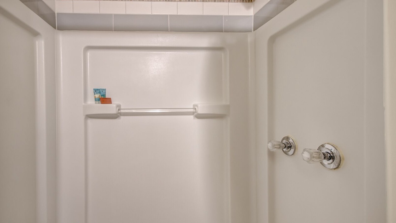 Photo of Bathroom in Canoncito