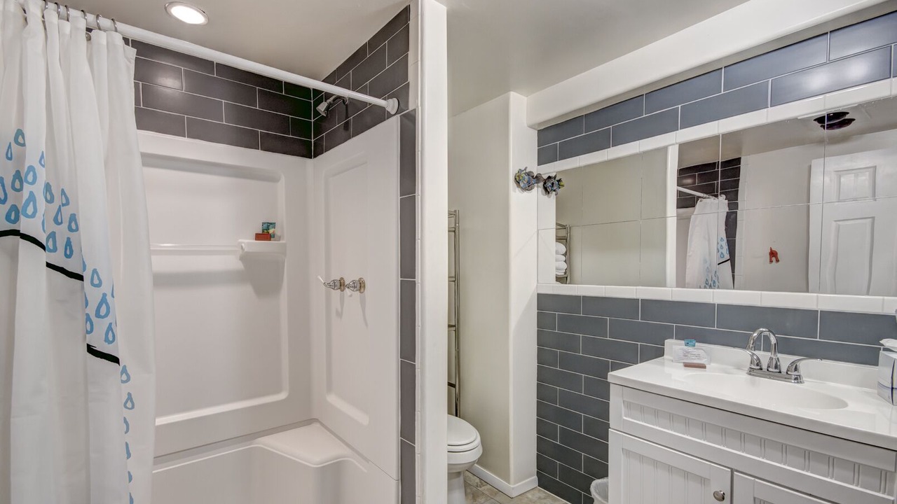 Photo of Bathroom in Canoncito