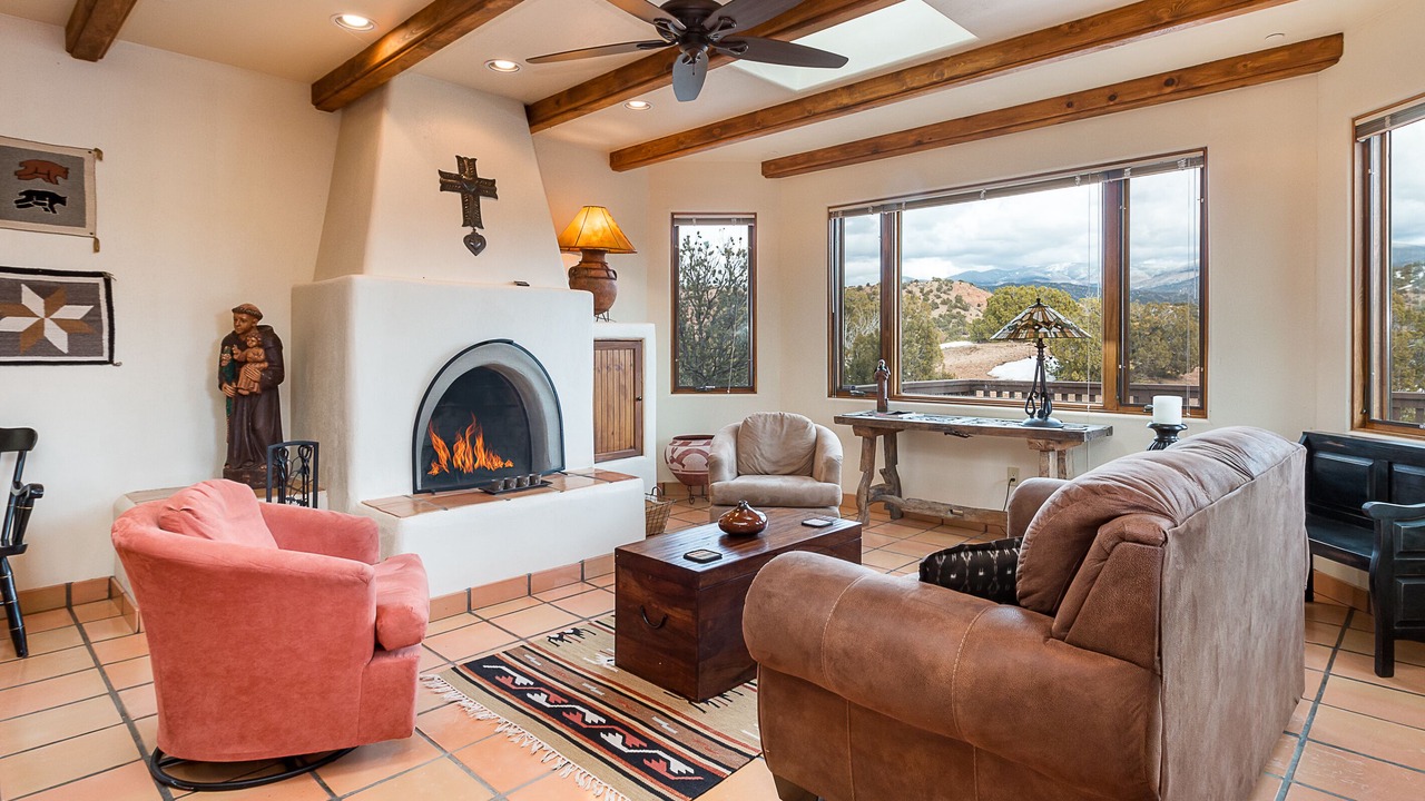 Photo of Livingroom in Tesuque Hills