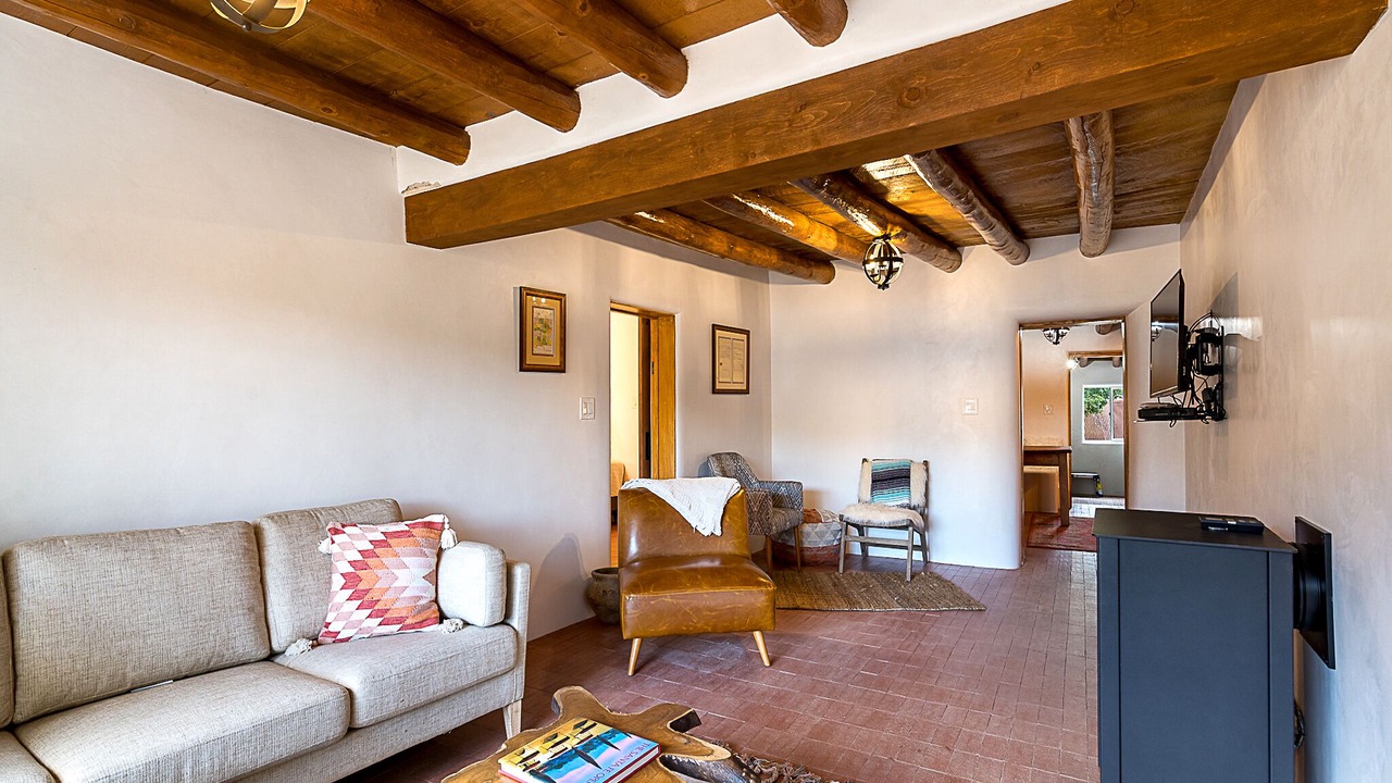 Photo of Livingroom in Chupadero