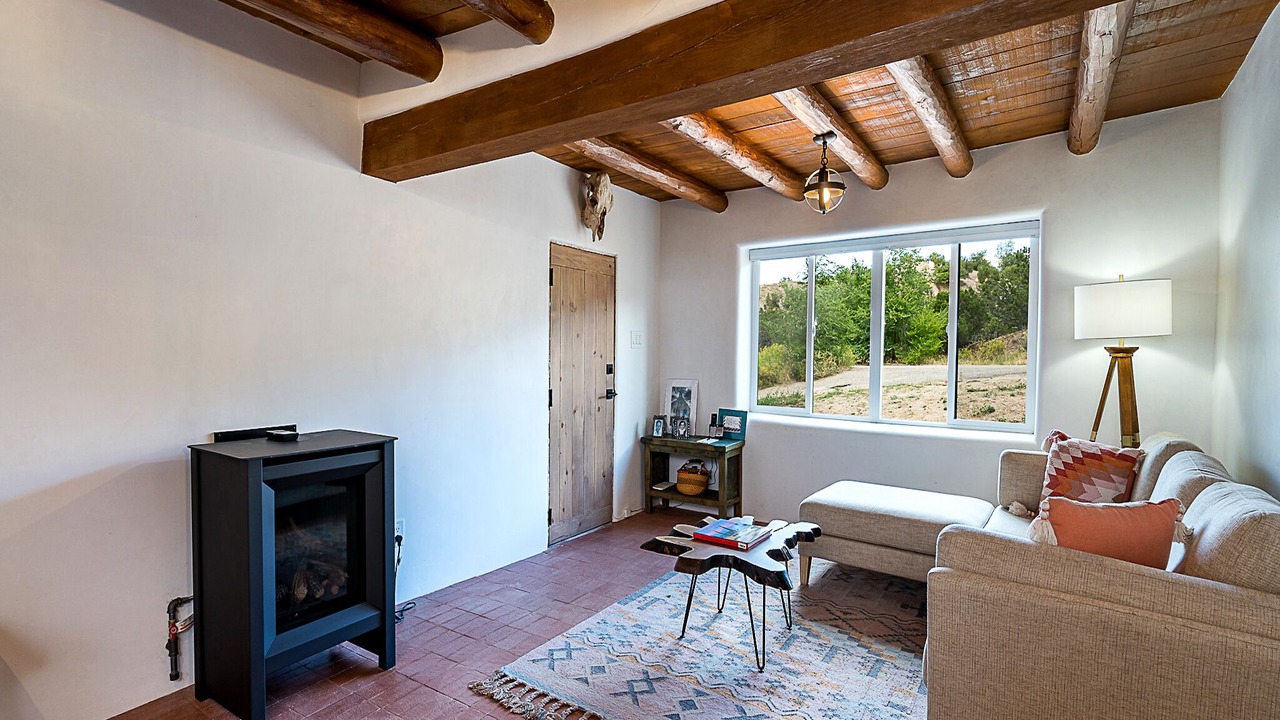 Photo of Livingroom in Chupadero