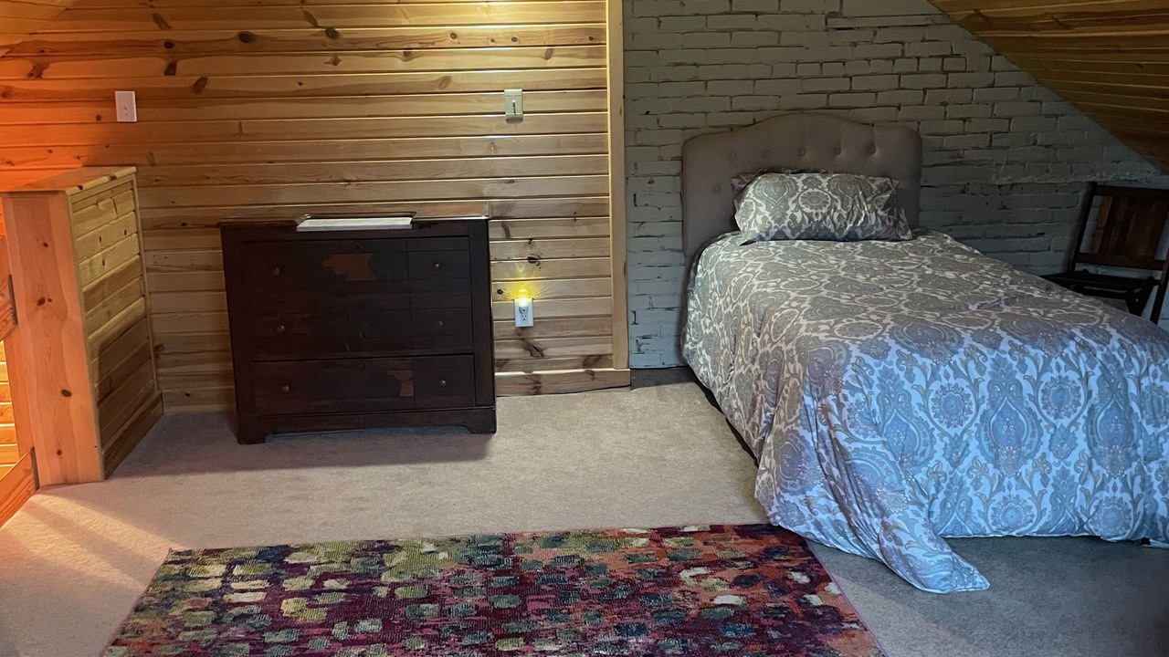 Photo of Bedroom in Cassville