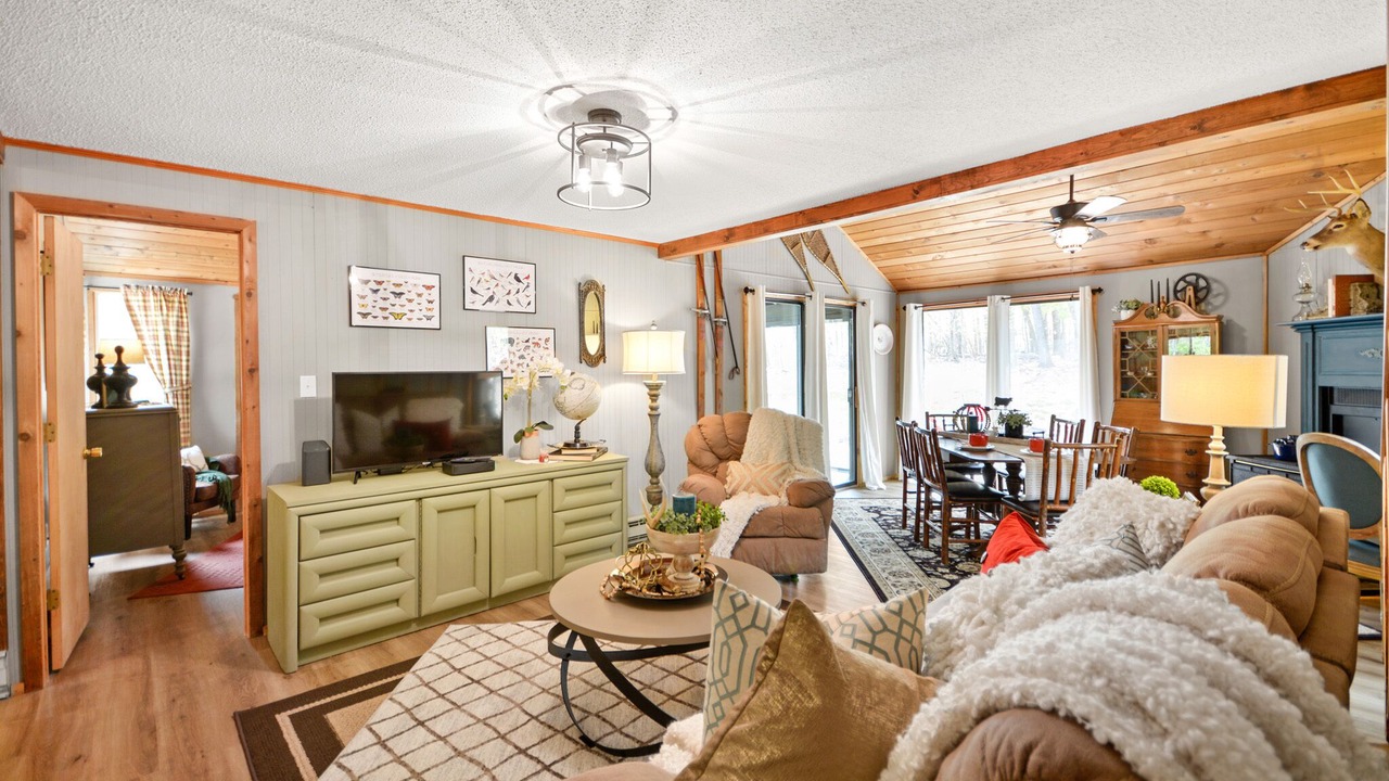 Photo of Livingroom in The Woods