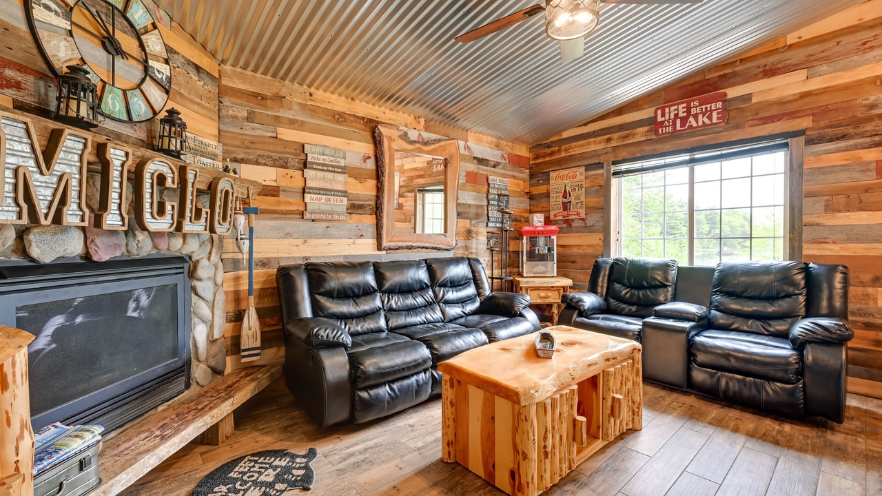 Photo of Livingroom in Holcombe