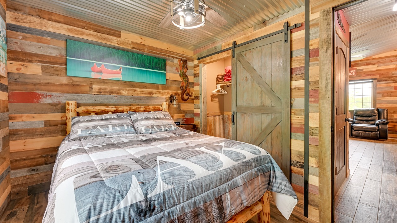 Photo of Bedroom in Holcombe