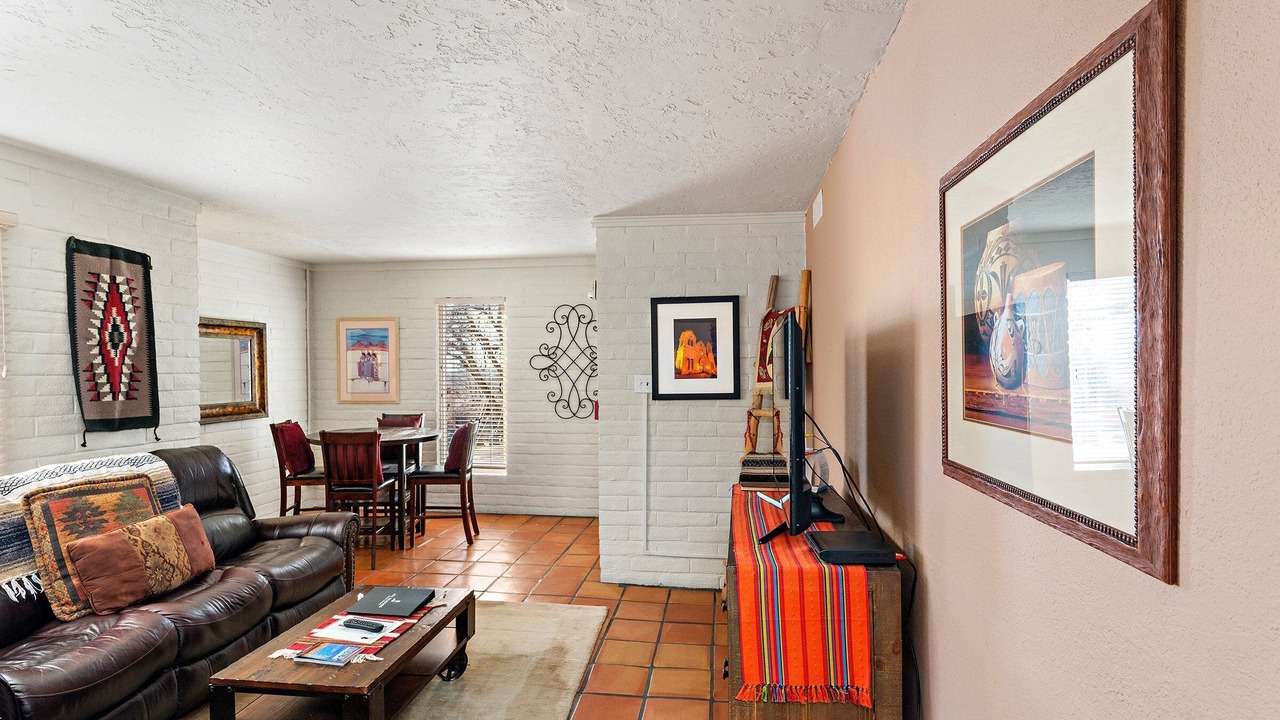 Photo of Livingroom in Northeast Santa Fe