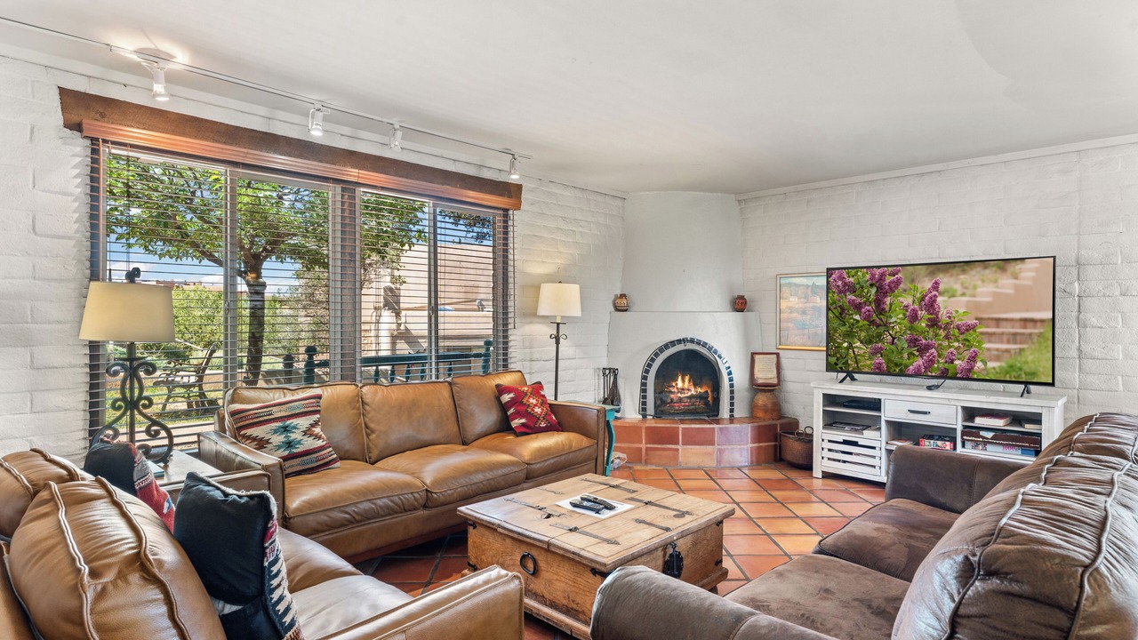 Photo of Livingroom in Northeast Santa Fe