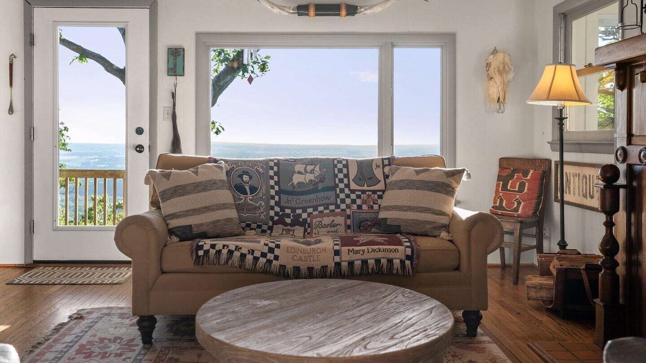 Photo of Livingroom in Kabletown