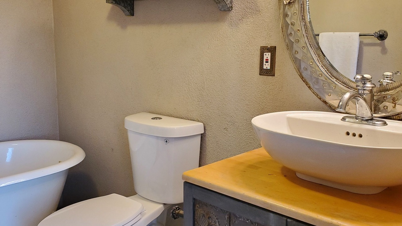 Photo of Bathroom in Chupadero