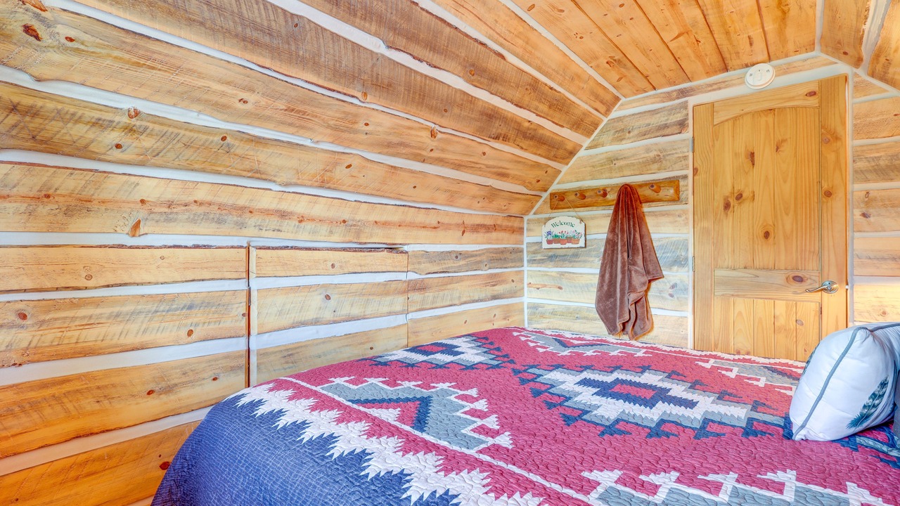 Photo of Bedroom in Jemez Springs