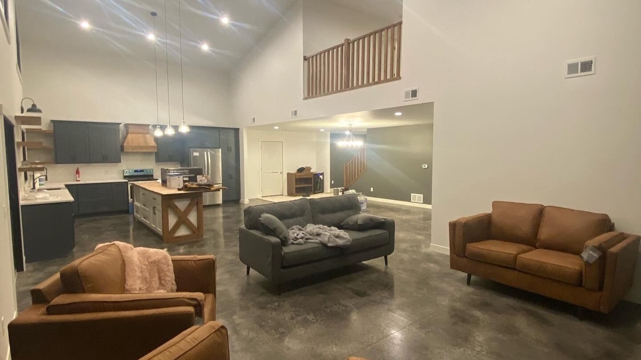 Photo of Livingroom in Cornell