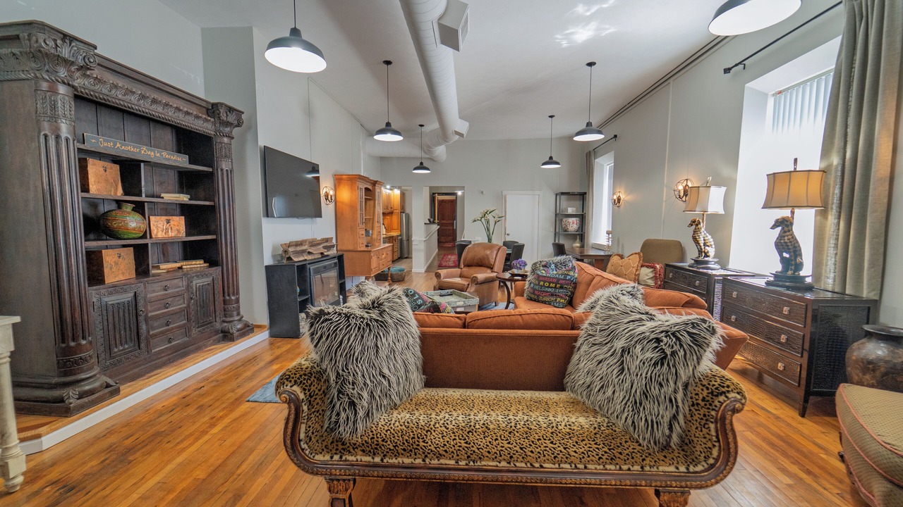 Photo of Livingroom in Grove City