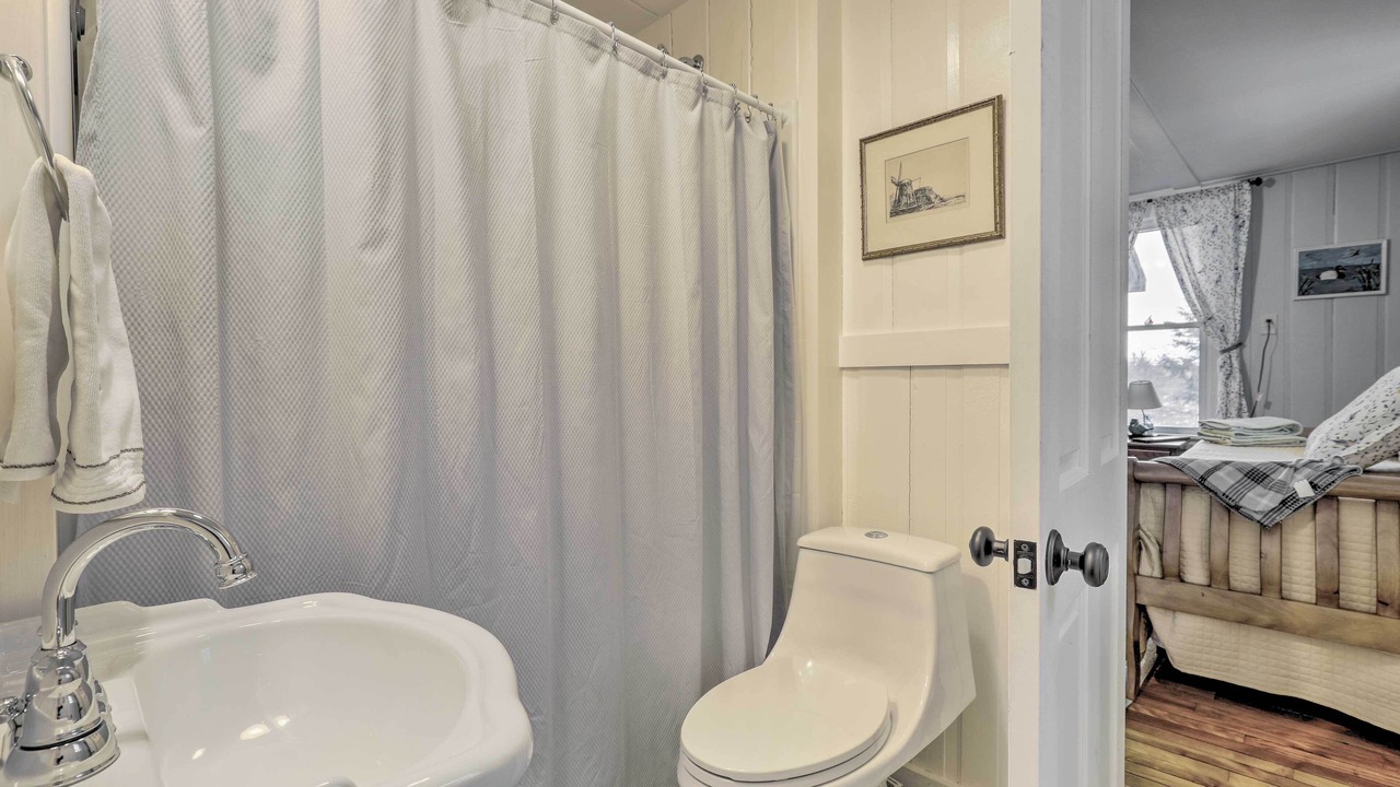 Photo of Bathroom in North Sutton