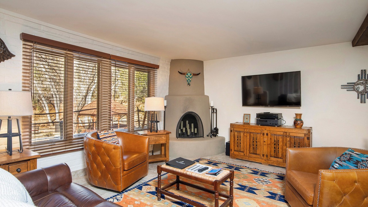 Photo of Livingroom in Northeast Santa Fe