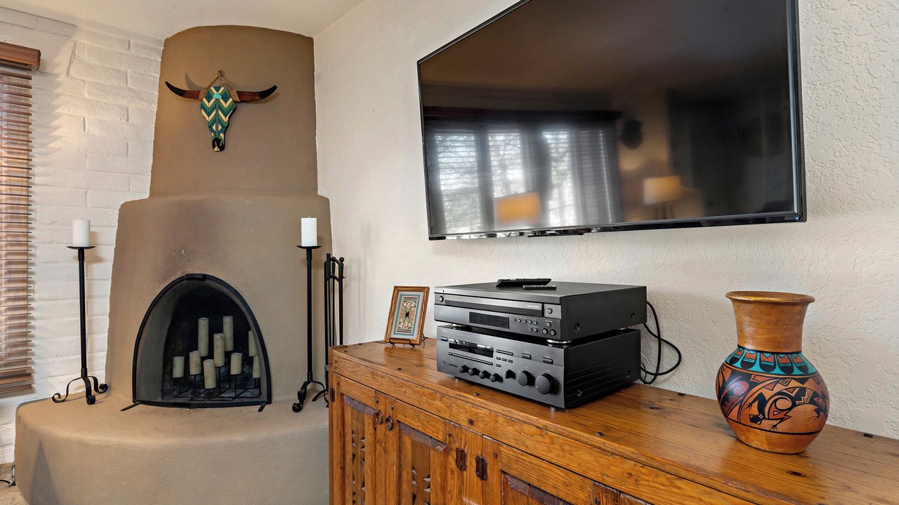 Photo of Livingroom in Northeast Santa Fe