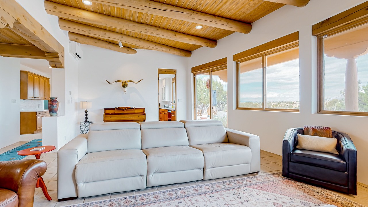 Photo of Livingroom in Canoncito