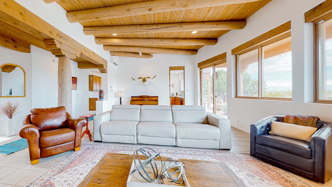Photo of Livingroom in Canoncito