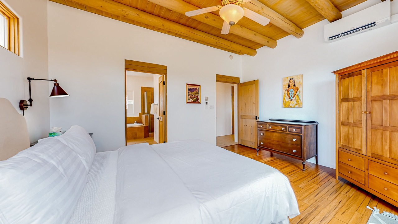 Photo of Bedroom in Canoncito