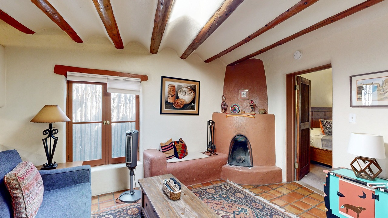 Photo of Livingroom in Historic Eastside