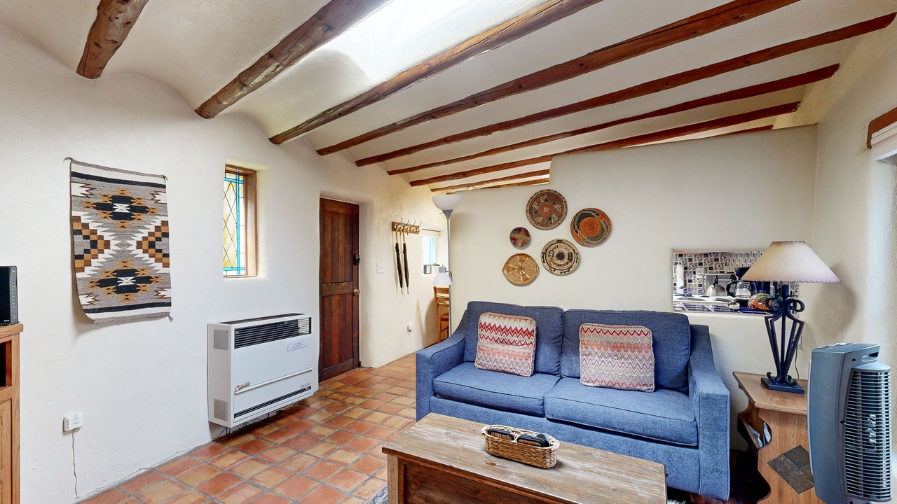 Photo of Livingroom in Historic Eastside