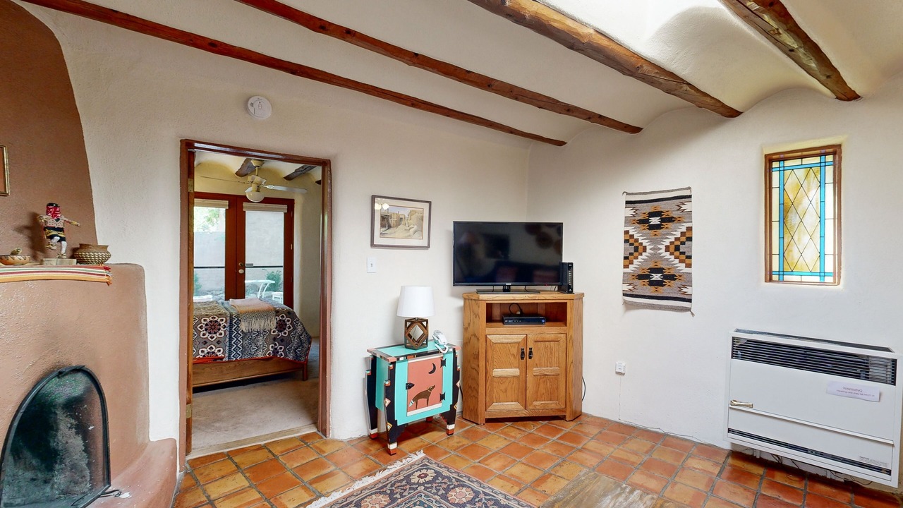 Photo of Livingroom in Historic Eastside
