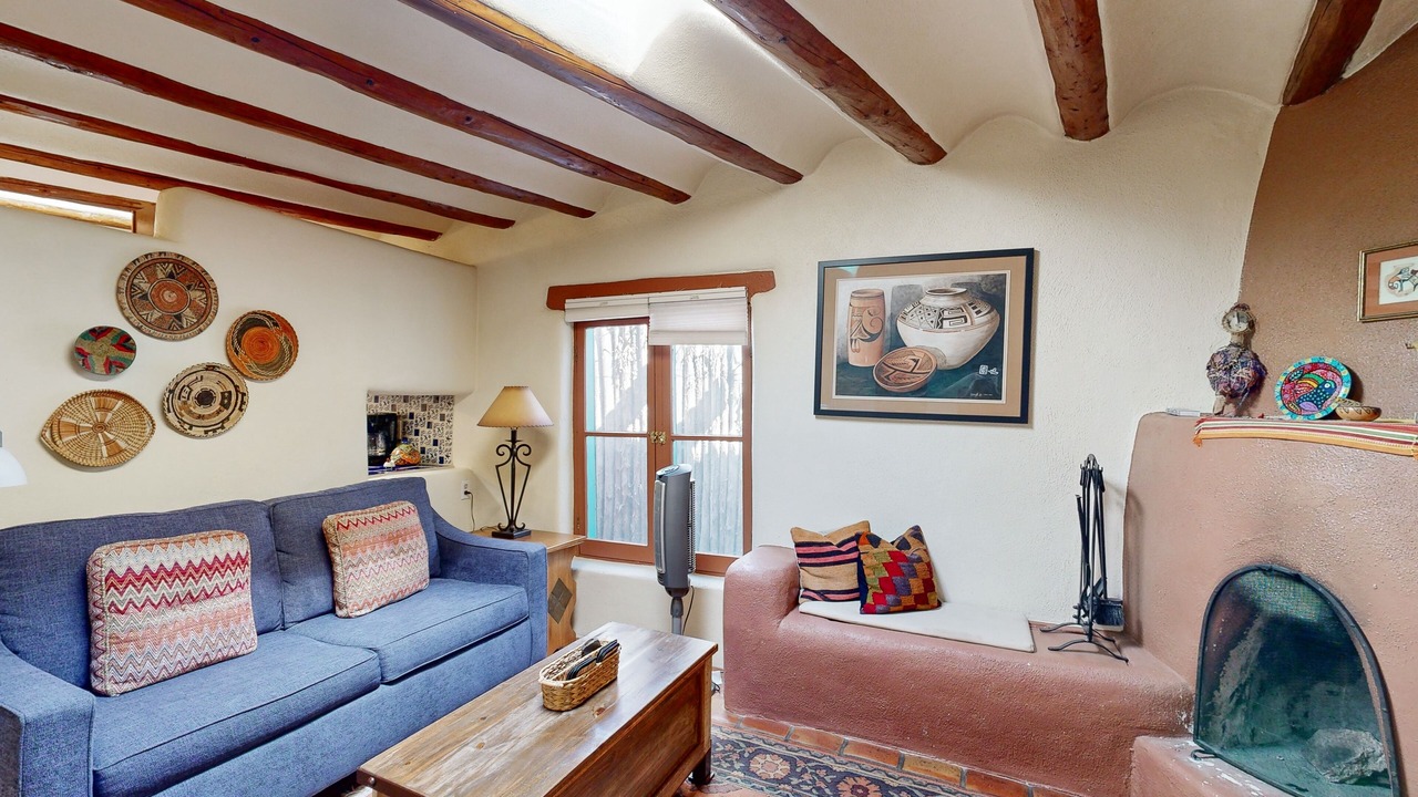 Photo of Livingroom in Historic Eastside