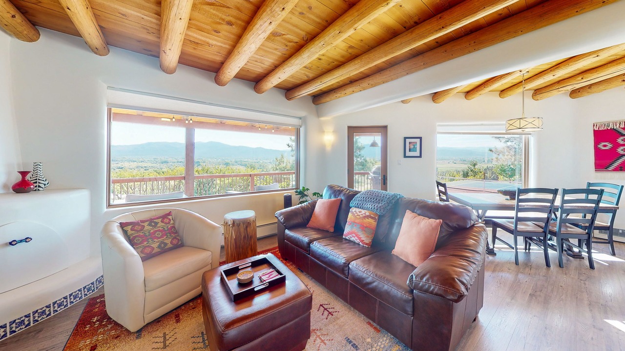 Photo of Livingroom in Taos