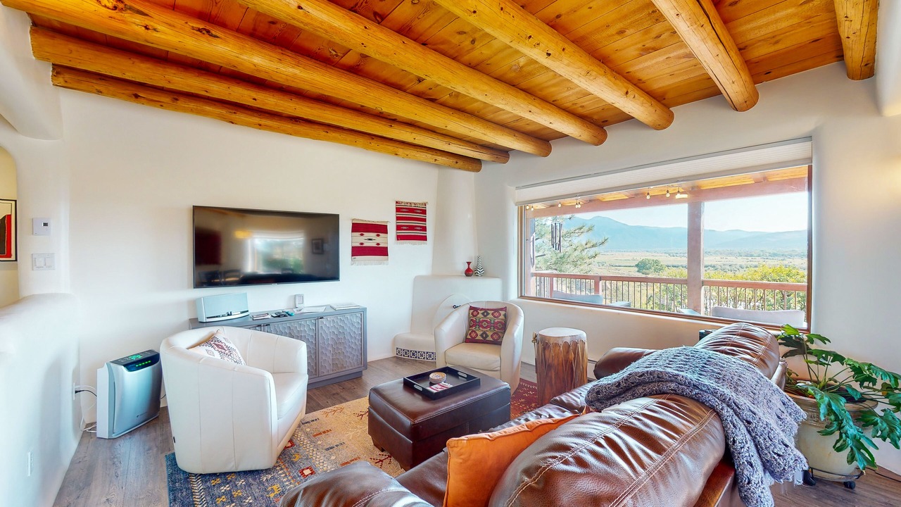Photo of Livingroom in Taos