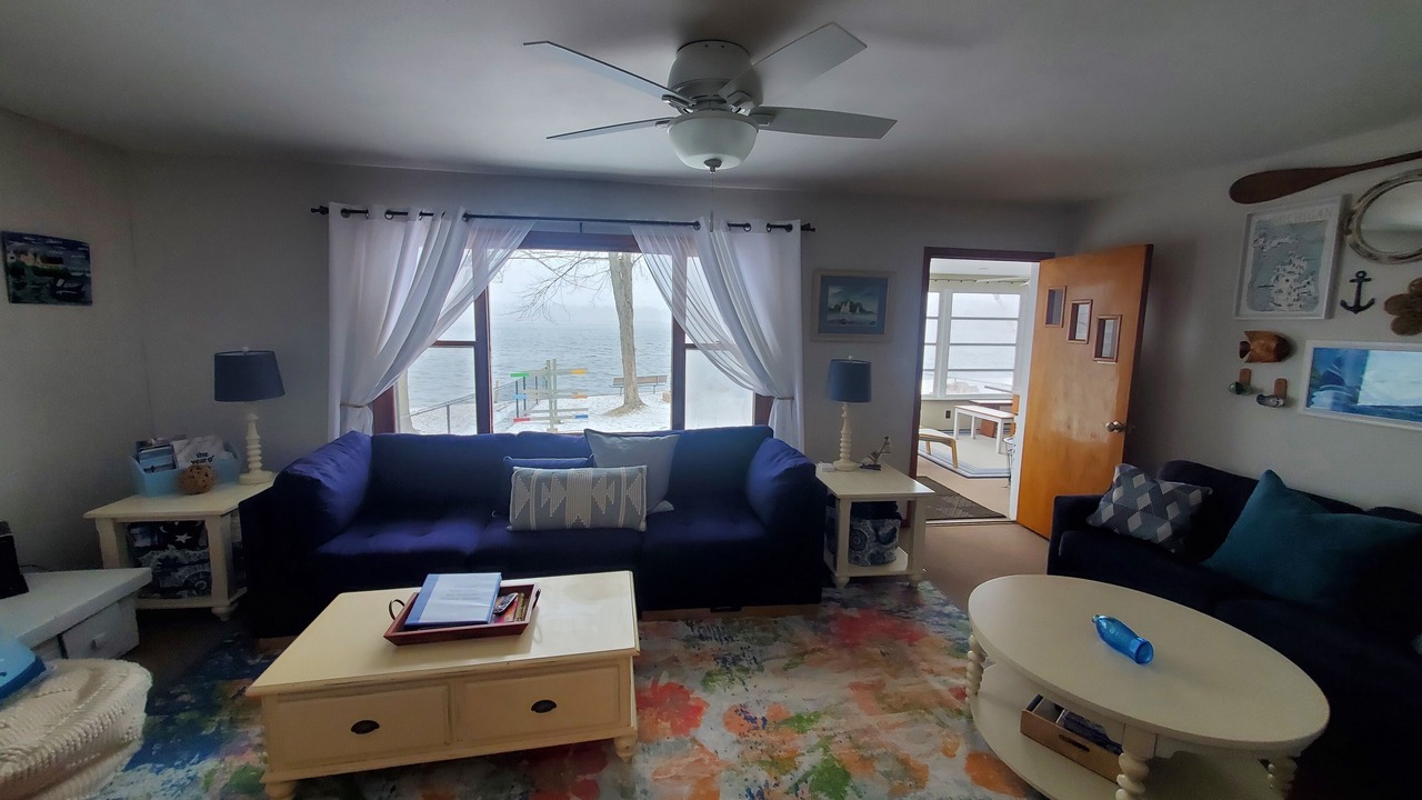 Photo of Livingroom in Hillsdale