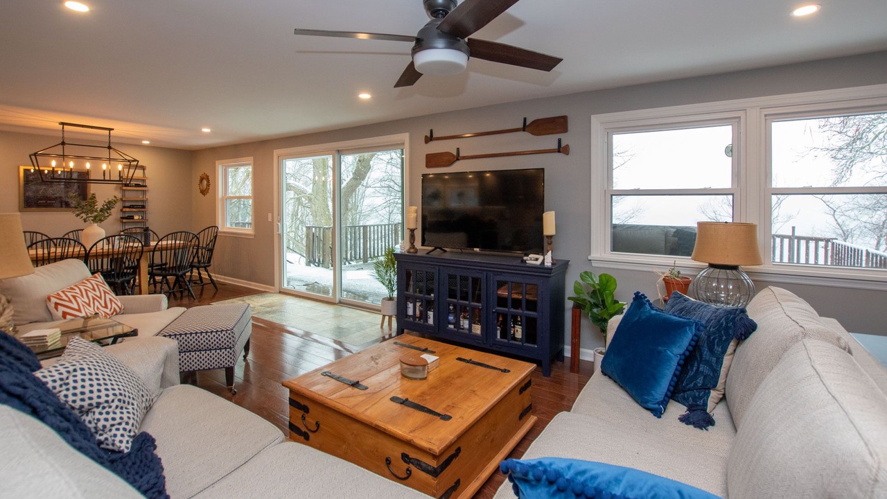 Photo of Livingroom in Lansing