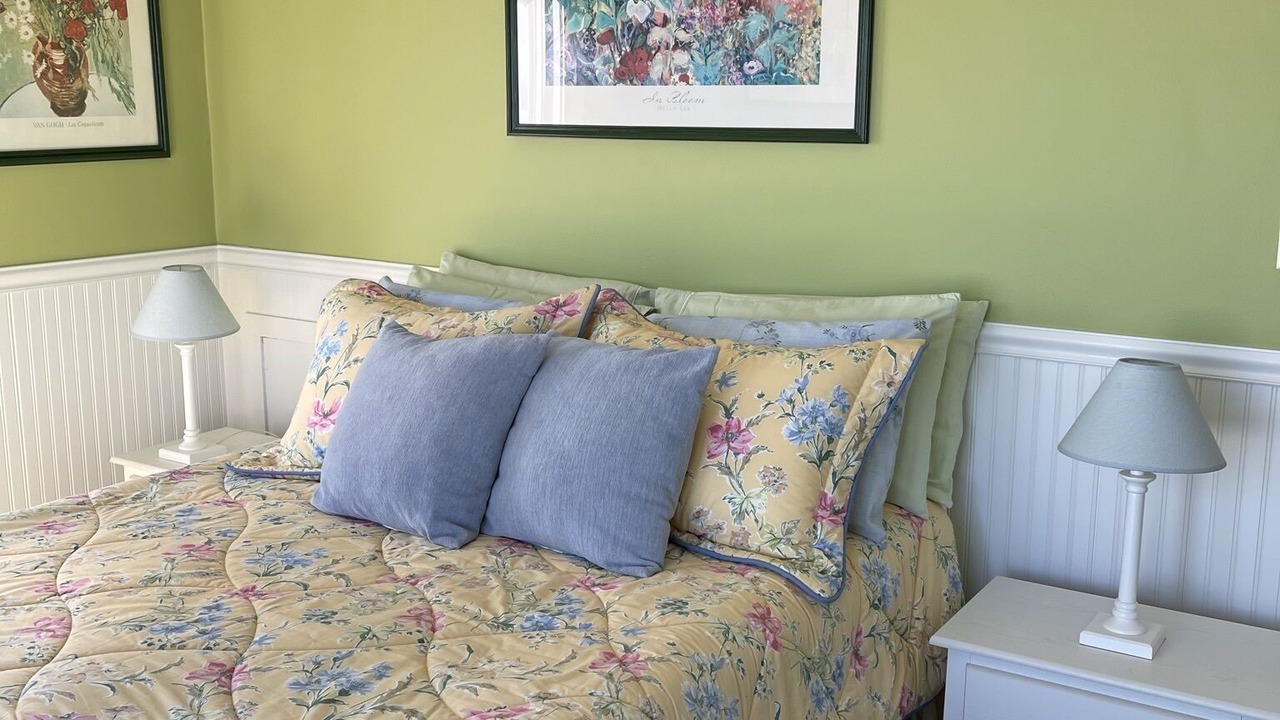 Photo of Bedroom in Black Wolf