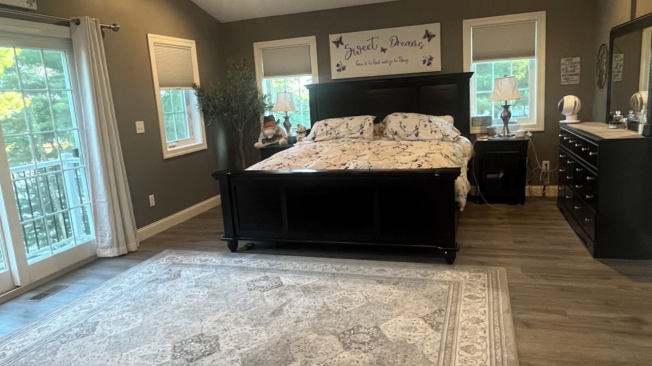 Photo of Bedroom in Lake Shore